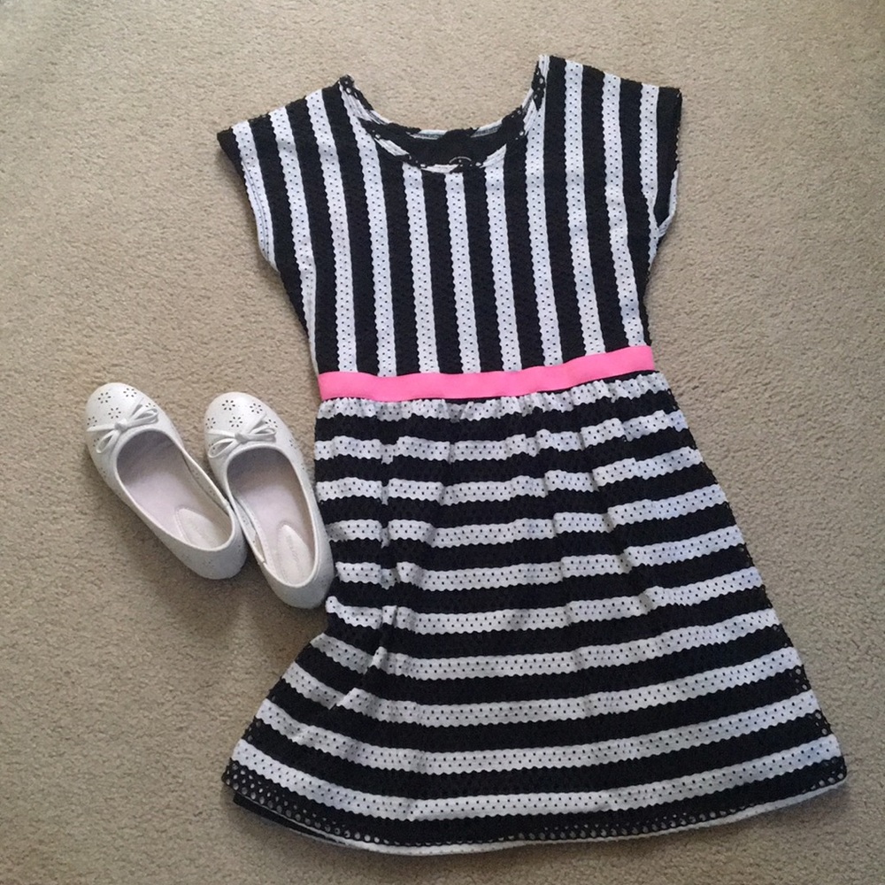 Girls black and white dress